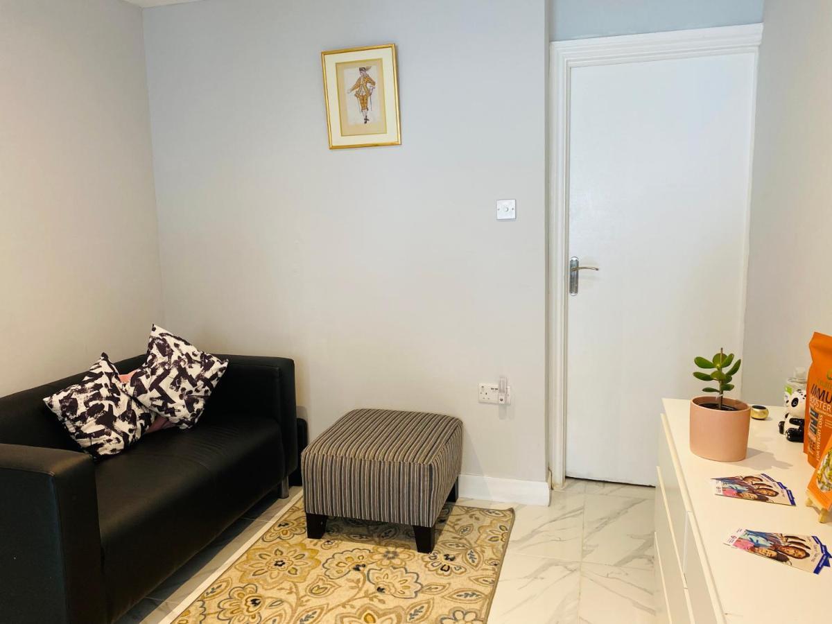 1 Studio Near Central Bed & Breakfast *